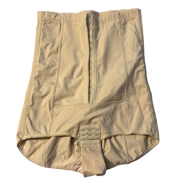 High-Waisted Beige Shapewear Shorts With Hook & Eye Closure Made In China Size L - Picture 3 of 3